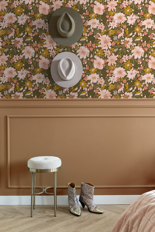 ESTAhome behang bloemen vergrijsd olijfgroen, zacht roze en okergeel - 50 x 900 cm - 130928 - vtwonen shop