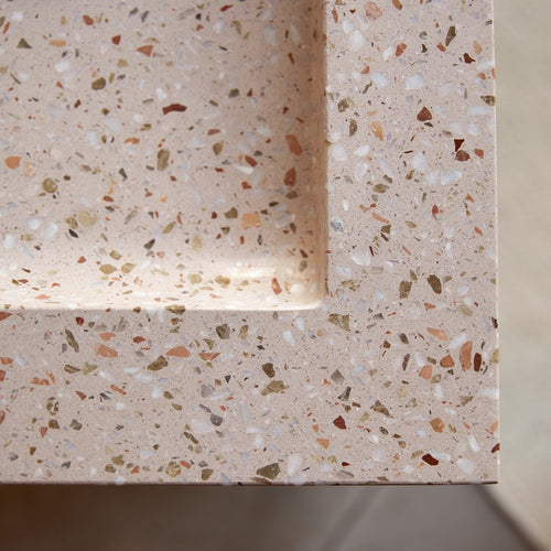 Tikamoon Badkamermeubel van massief eiken en roze premium terrazzo 120 cm - Roze - vtwonen shop