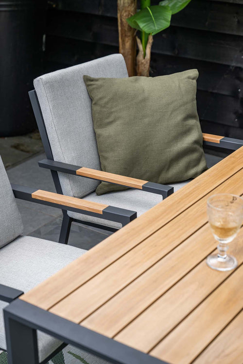 Felini dining fauteuil - carbon black -  valley sand - light teaklook - vtwonen shop