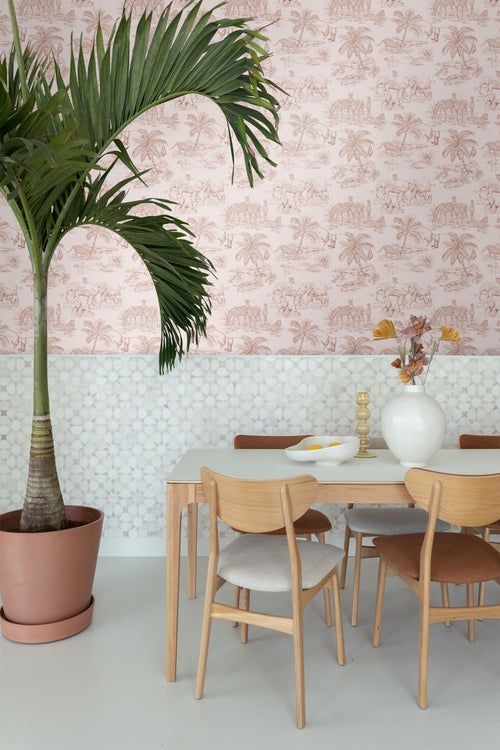 ESTAhome behang jungle dieren terracotta roze - 53 cm x 10.05 m - 139348 - vtwonen shop