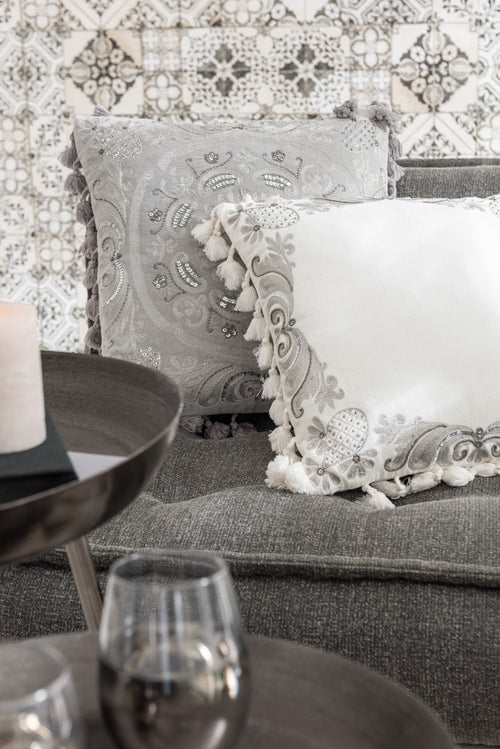 J-Line kussen Marokkaans Met Kwasten - polyester - grijs - vtwonen shop