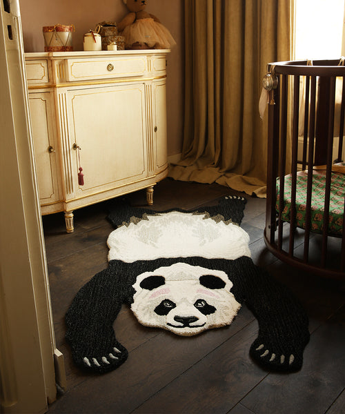 Doing Goods Plumpy Panda Vloerkleed - Groot 154 x 86 x 2 cm - 100% wol