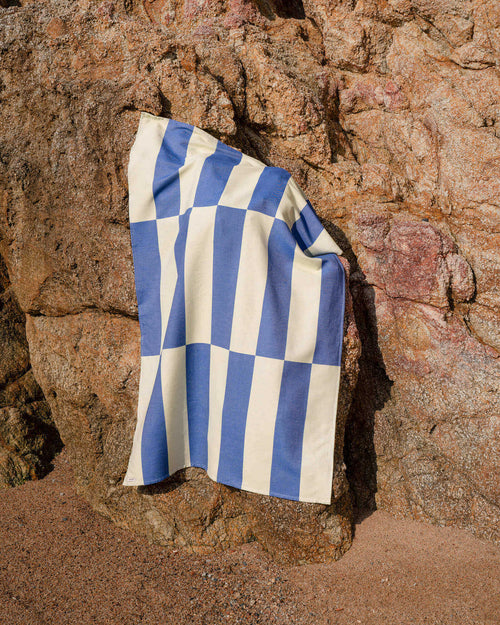 noo.ma Su Beach Towel 160x100 cm - 100% katoen, babyblauw en rood