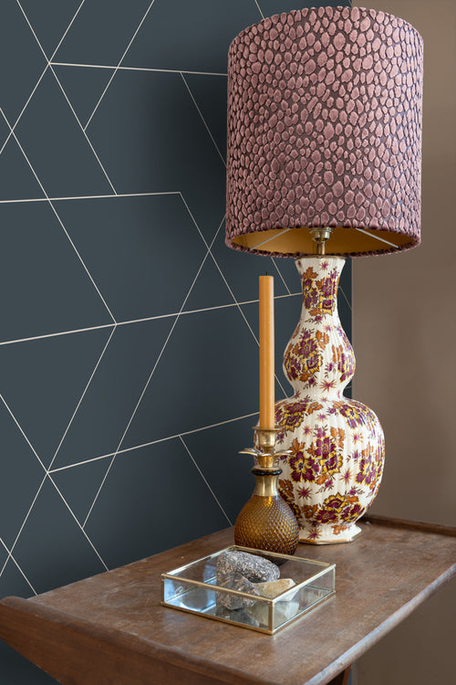 ESTAhome behang grafische lijnen donkerblauw en goud - 53 cm x 10.05 m - 139213