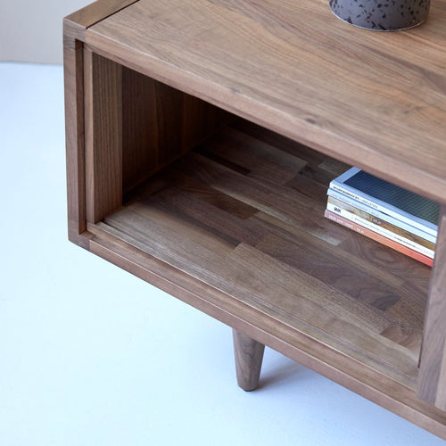 Tikamoon Massief notenhouten tv-meubel 140 cm - Donkerbruin - vtwonen shop