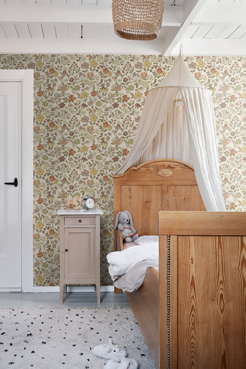 ESTAhome behang bloemetjes groen, geel, paars en terracotta - 50 x 900 cm - 131325 - vtwonen shop