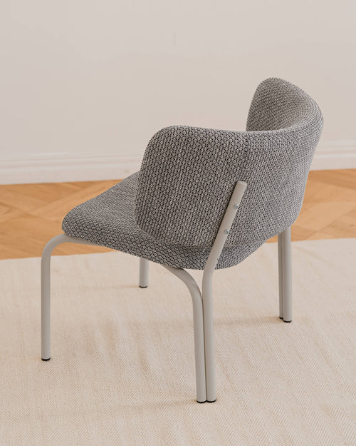 noo.ma Kei Lounge Chair - gestoffeerde design fauteuil, metaal en 100% polyester, Brown & Blue Mélange