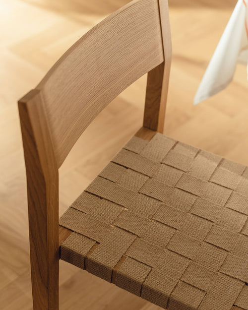noo.ma Toli Chair - minimalistische eetkamerstoel, massief eiken, jute zitting