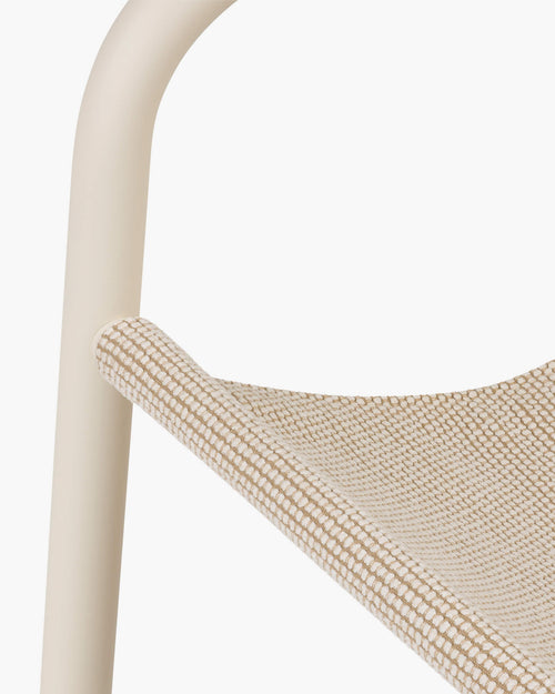 noo.ma Nokk Armchair outdoor loungestoel - Piazza Beige, waterdichte sling-zitting, stalen buizenframe