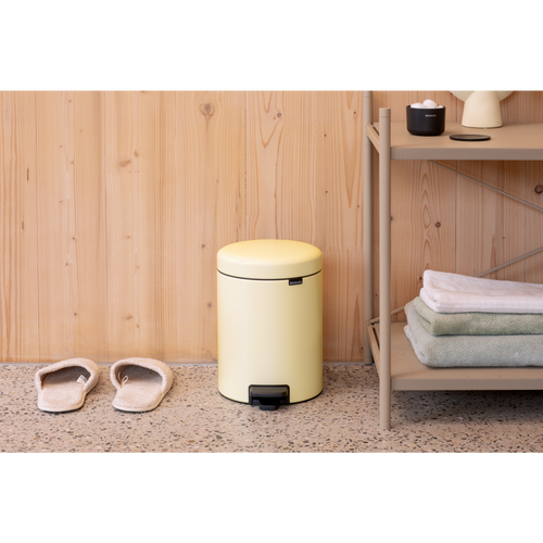 Brabantia NewIcon Pedaalemmer, 5 liter, kunststof binnenemmer - Mellow Yellow