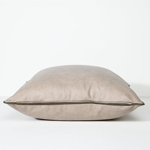 Darcy & Duke sierkussen Art Leather Taupe - Beige - 55x55cm