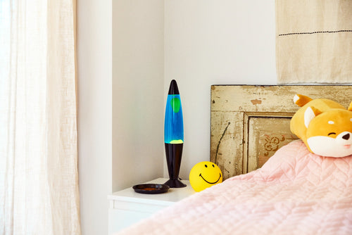 Lighto | Lavalamp zwart | blauwe vloeistof met gele lava - vtwonen shop