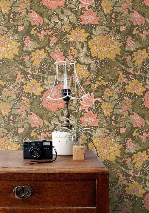 ESTAhome behang vintage bloemen vergrijsd olijfgroen, roze en okergeel - 50 x 900 cm - 131197