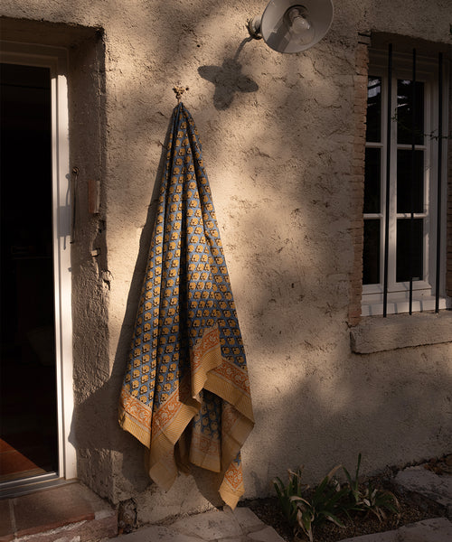 Doing Goods Blauwe Emma Plaid in draagtas - 220 x 140 cm - 100% katoen