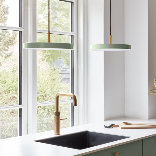 Umage Asteria Mini hanglamp nuance olive - met koordset - Ø31 cm - vtwonen shop