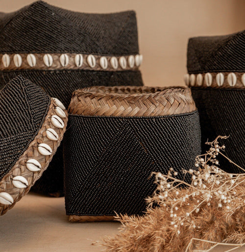 NOA MAY Offermand Yusa - zwart - bamboe - 25 x 25 x 30 cm