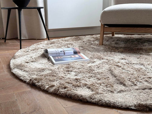 Rond hoogpolig vloerkleed Odelia bruin/taupe - Interieur05 - 240 x 240 cm - vtwonen shop