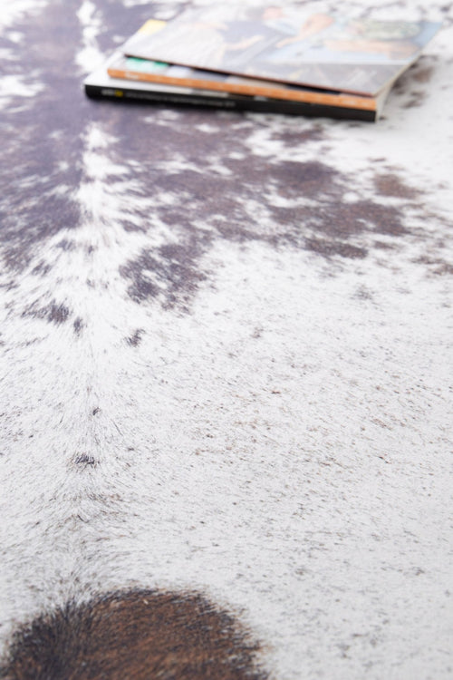 AFK Living vloerkleed Lily - dierenhuid-effect - grijs - 155 x 190 cm - vtwonen shop