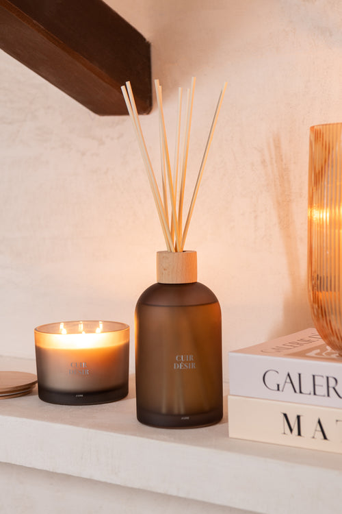 J-Line geurolie + stokjes Accords Essentiels - Cuir Desir - 550 ml - vtwonen shop