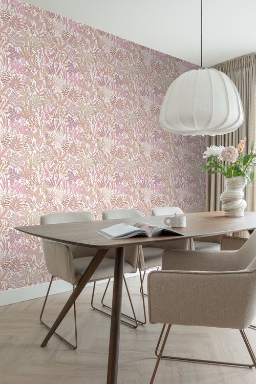 ESTAhome behang tropische bladeren en bloemen roze en paars - 50 x 900 cm - 131666 - vtwonen shop