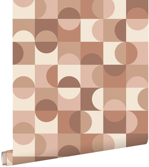 ESTAhome behang cirkels in Bauhaus stijl beige, bruin en licht roze - 50 x 900 cm - 131242 - vtwonen shop