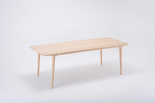 Gazzda Fawn Table Houten Eettafel - 220 x 90 cm - Whitewash Eiken