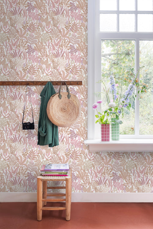ESTAhome behang tropische bladeren en bloemen roze en paars - 50 x 900 cm - 131666