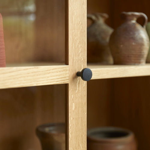 Tikamoon Lage vitrinekast van massief eikenhout - Naturel - vtwonen shop