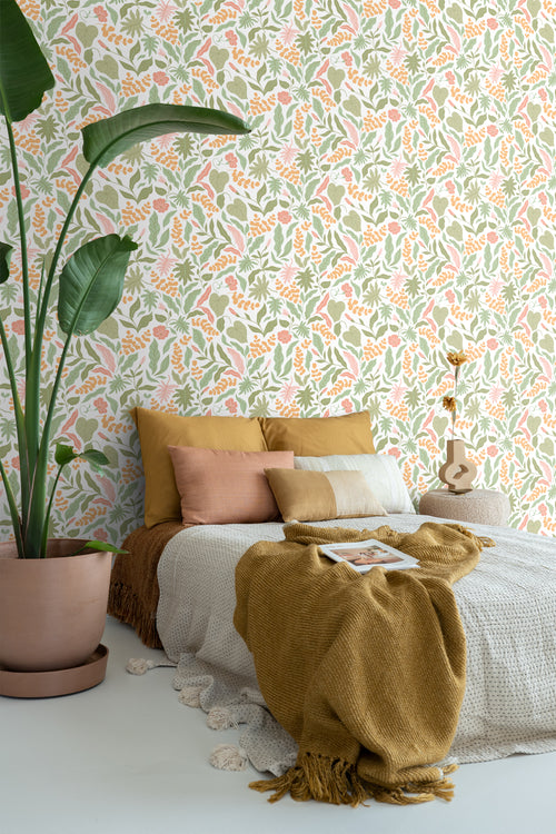 ESTAhome behang bladeren en bloemen groen, roze en oranje - 50 x 900 cm - 131048 - vtwonen shop