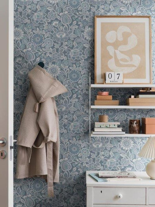 Borastapeter behang bloemen vergrijsd blauw - 53 cm x 11.2 m - 660154 - vtwonen shop