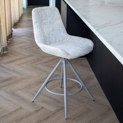 DÉJA Living Barkruk Senna - Greige - Draaibaar - Zithoogte 67cm - Set van 2 - vtwonen shop