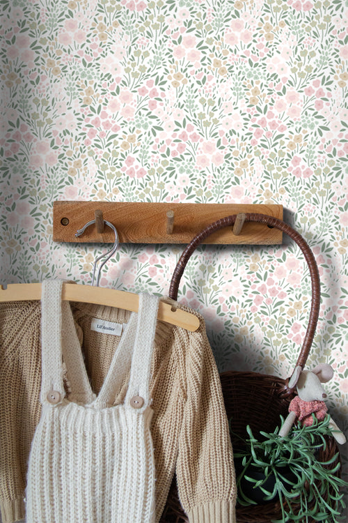 ESTAhome behang bloemetjes zacht roze en groen - 53 cm x 10.05 m - 139532