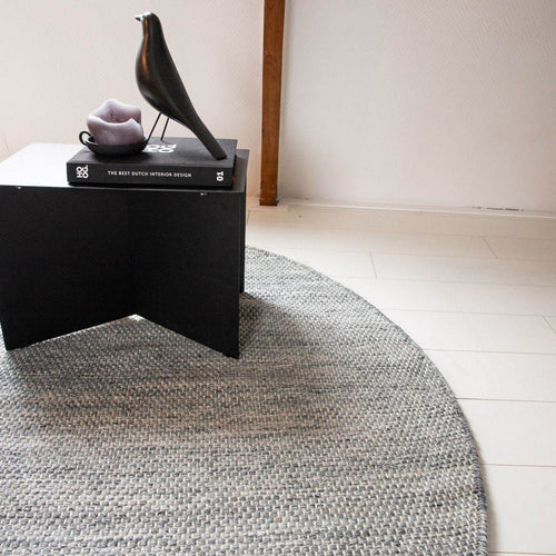 Interieur05 Vloerkleed Gerecycled Materiaal Rond Ciro Grijs op=op - 180 x 180 cm - vtwonen shop