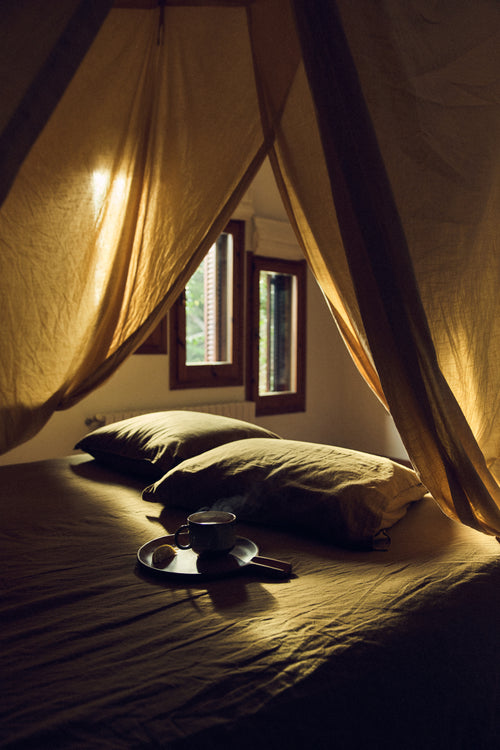 HKLIVING bedhemel – golden hour – geel - vtwonen shop