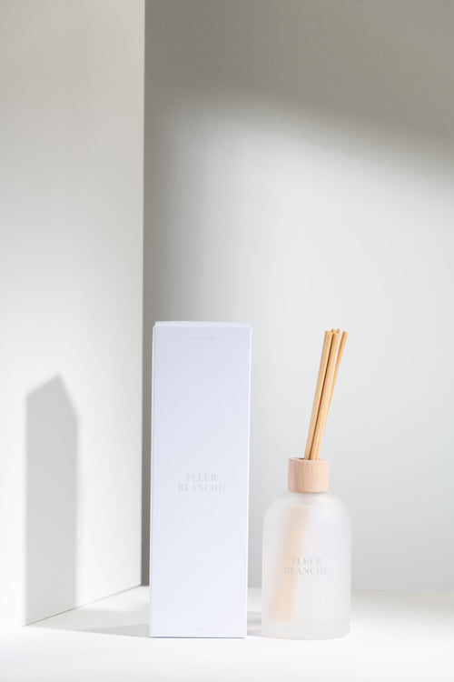 J-Line geurolie + stokjes Accords Essentiels - Fleur Blanche - wit - 250 ml - vtwonen shop