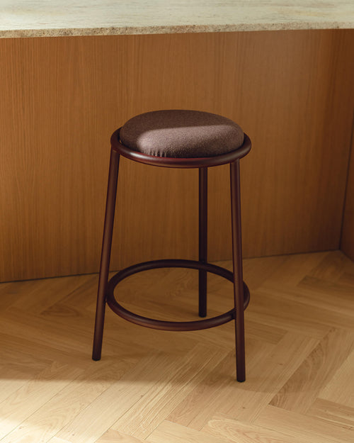 noo.ma Wine Berry barkruk - metalen frame, zachte gestoffeerde zitting