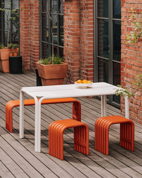 noo.ma Nokk Table - stevige stalen eettafel, 135x84x73 cm, Forest Green