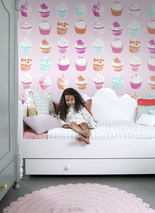 ESTAhome XXL behang cupcakes roze, blauw, wit en oranje - 50 x 900 cm - 158715