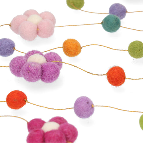 Return to Sender Slinger van Vilt met Bloemen en Pompoms - 2 Meter