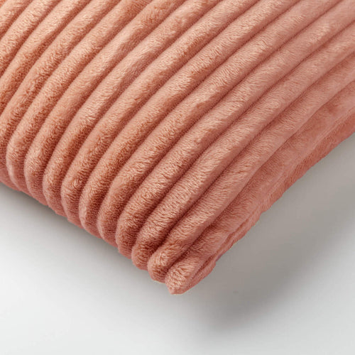 Dutch Decor - VOORDEELSET - 3-delig - Mart & Marthy - 2 sierkussens 45x45 cm - 1 plaid 140x180 cm - roze - vtwonen shop