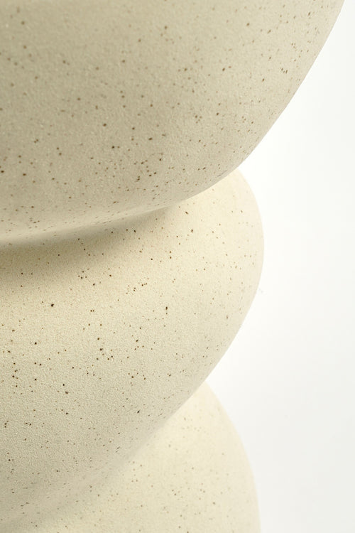 Mica Decorations  Screw Bijzettafel - L26 x B26 x H37 cm - Keramiek - Off White - vtwonen shop