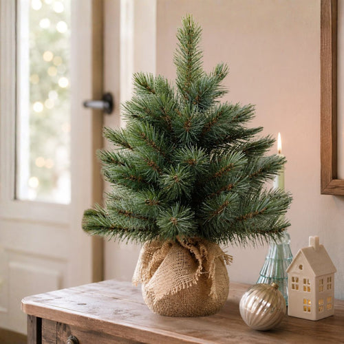 Triumph Tree Forest Frosted Kunstkerstboom H60 x D46 cm - Kunstboom in Jute Zak - Kunst Kerstboom voor Binnen - 64 Tips - Groen