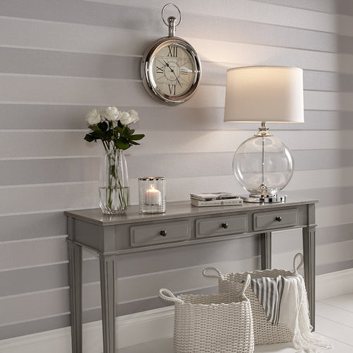 Graham & Brown Vliesbehang - Baroque met Kraaltjes Strepen Platinum