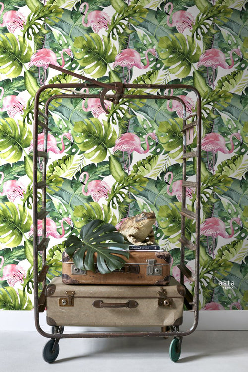 ESTAhome XXL behang tropische bladeren met flamingo's groen en roze - 50 x 900 cm - 158895 - vtwonen shop