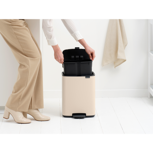 Brabantia Bo Pedaalemmer, 12 liter, stil sluitend, kunststof binnenemmer - Soft Beige