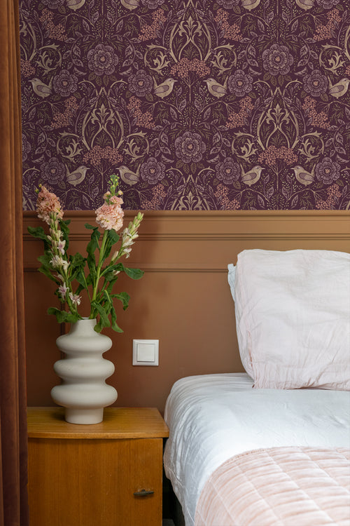 ESTAhome behang bloemen en vogels aubergine paars - 50 x 900 cm - 131635 - vtwonen shop