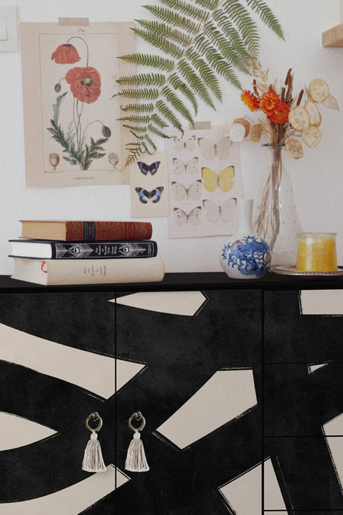 Laag dressoir met 2 deuren en 4 laden van MDF met Abstracte lijnen patroon - vtwonen shop