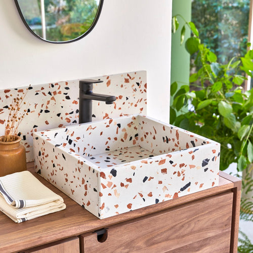Tikamoon Vierkante waskom van bruin premium terrazzo b. 40 cm - Bruin