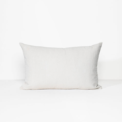Darcy & Duke sierkussen Cream - Crème - 40x60cm