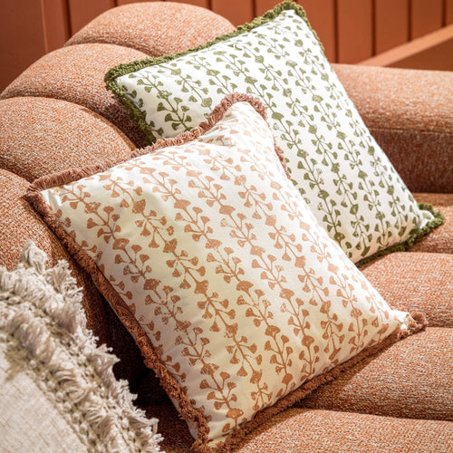 FRANCINE - sierkussen 45x45 cm - 100% katoen - bladmotief en franjes - Green Moss - groen, wit